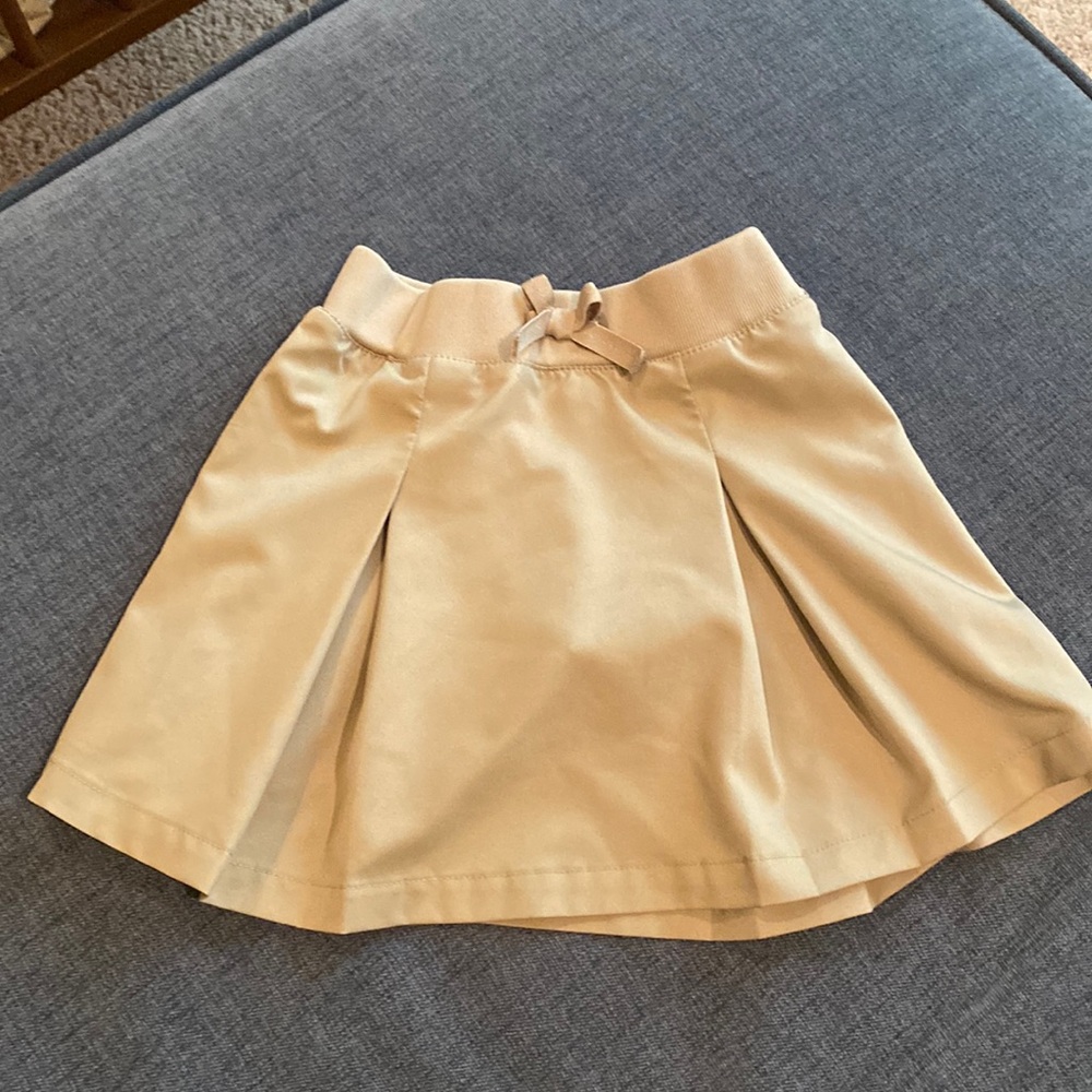 Little girls, French toast, uniform skort